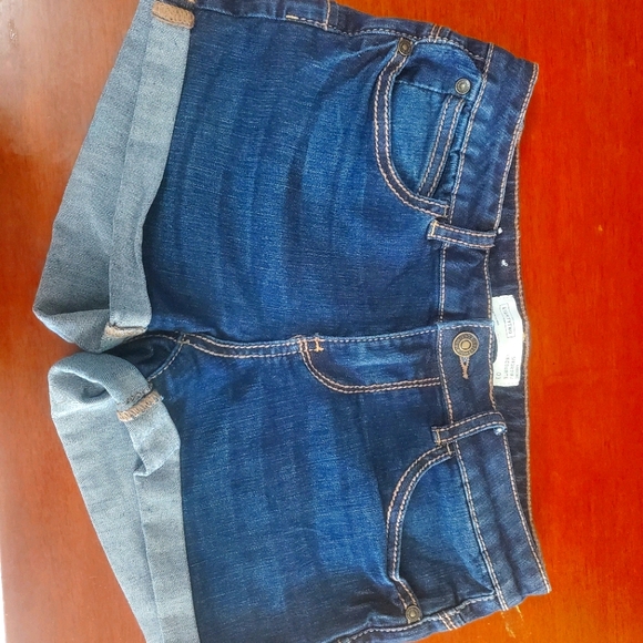 Fitted jean shorts - Picture 1 of 3